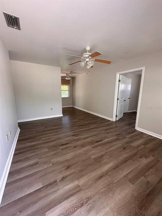 For Sale: $450,000 (3 beds, 2 baths, 816 Square Feet)