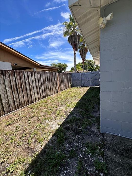 For Sale: $450,000 (3 beds, 2 baths, 816 Square Feet)