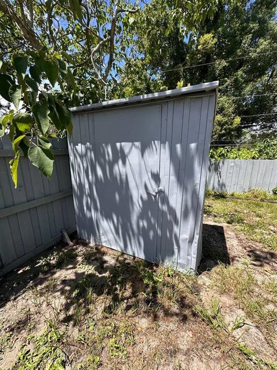 For Sale: $450,000 (3 beds, 2 baths, 816 Square Feet)