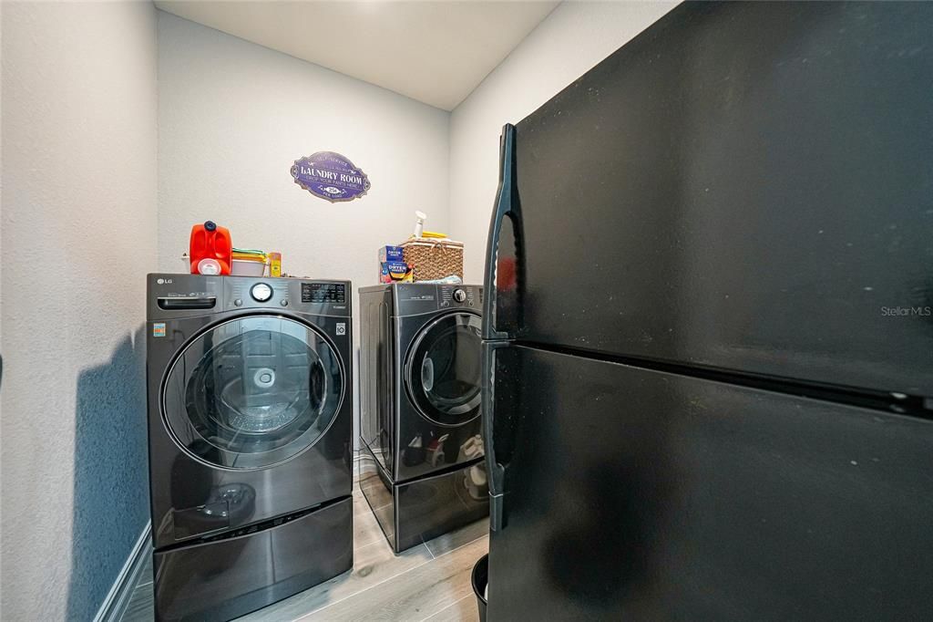 Active With Contract: $879,000 (3 beds, 2 baths, 2134 Square Feet)