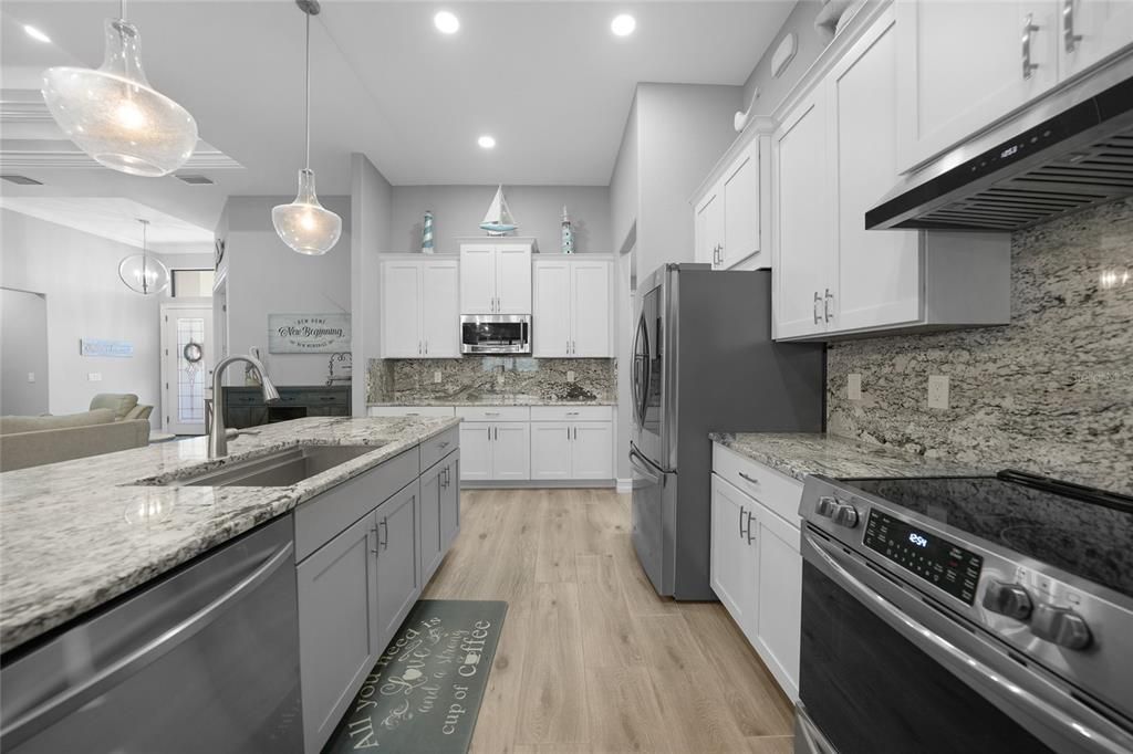 Active With Contract: $879,000 (3 beds, 2 baths, 2134 Square Feet)