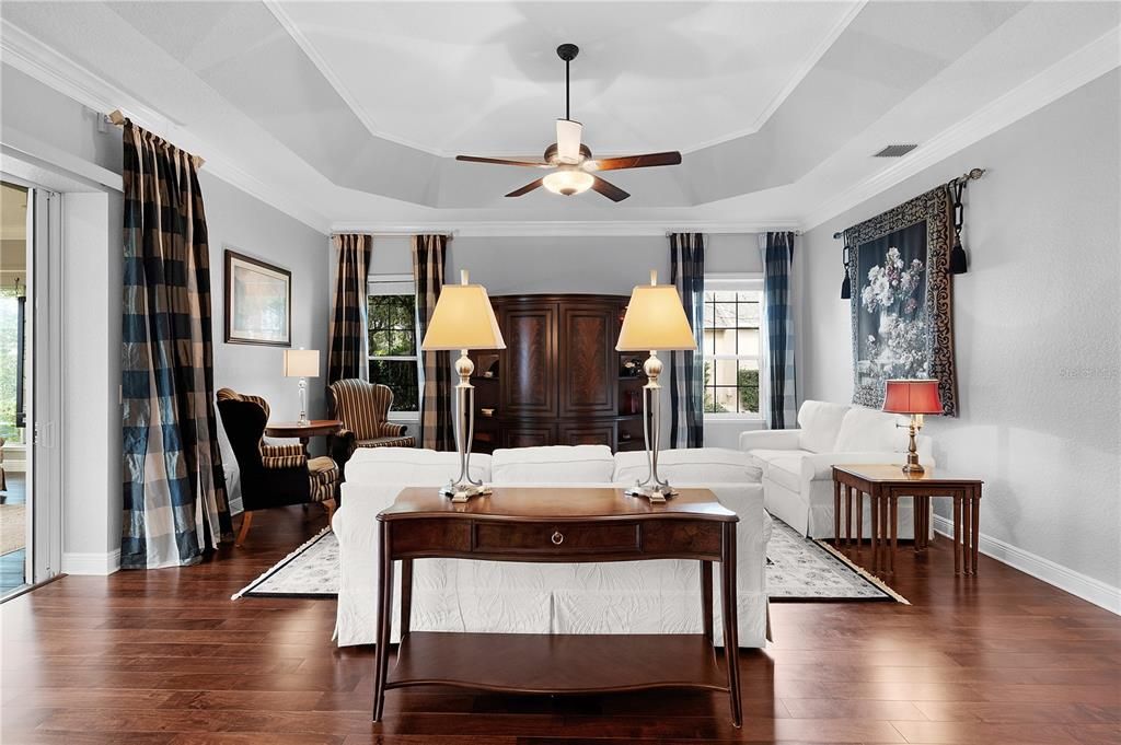 На продажу: $854,900 (3 спален, 2 ванн, 3215 Квадратных фут)