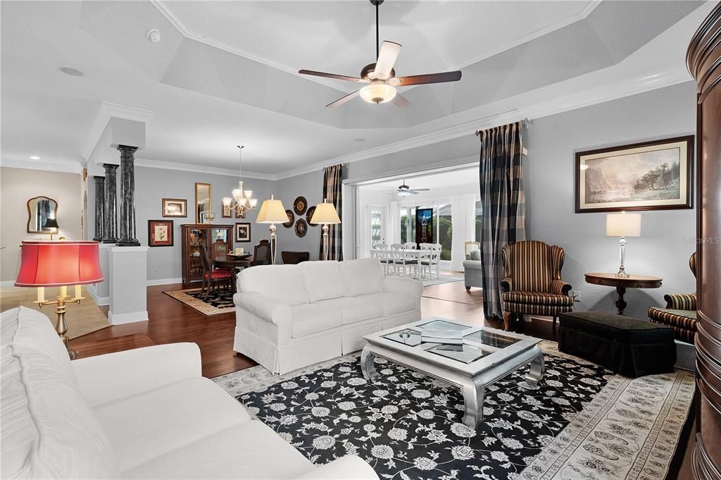 На продажу: $854,900 (3 спален, 2 ванн, 3215 Квадратных фут)