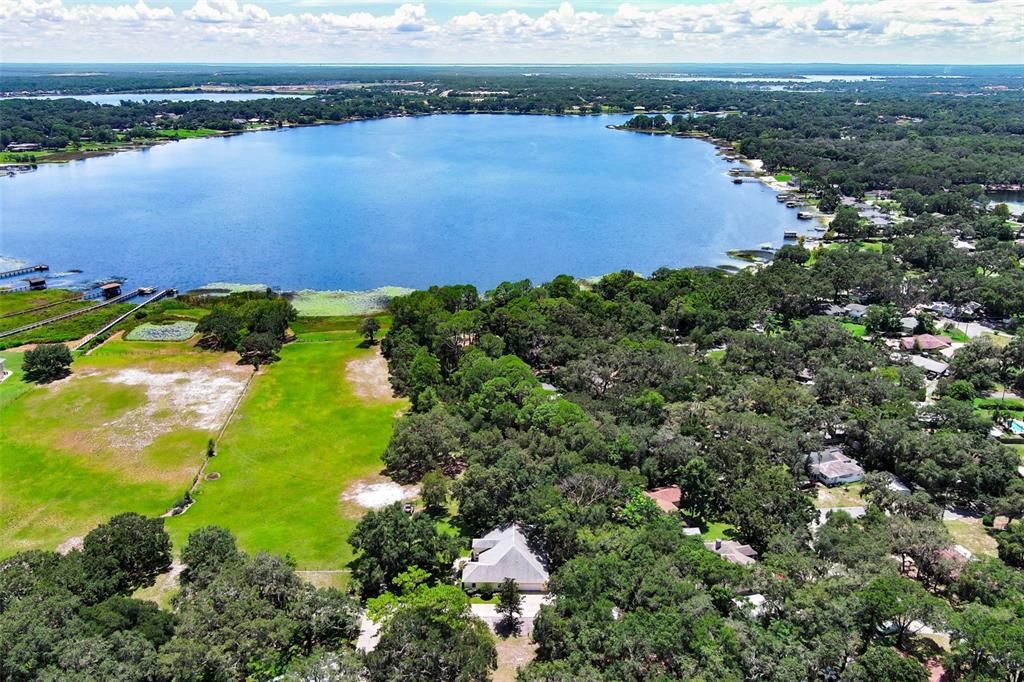 En Venta: $699,000 (4 camas, 3 baños, 3419 Pies cuadrados)