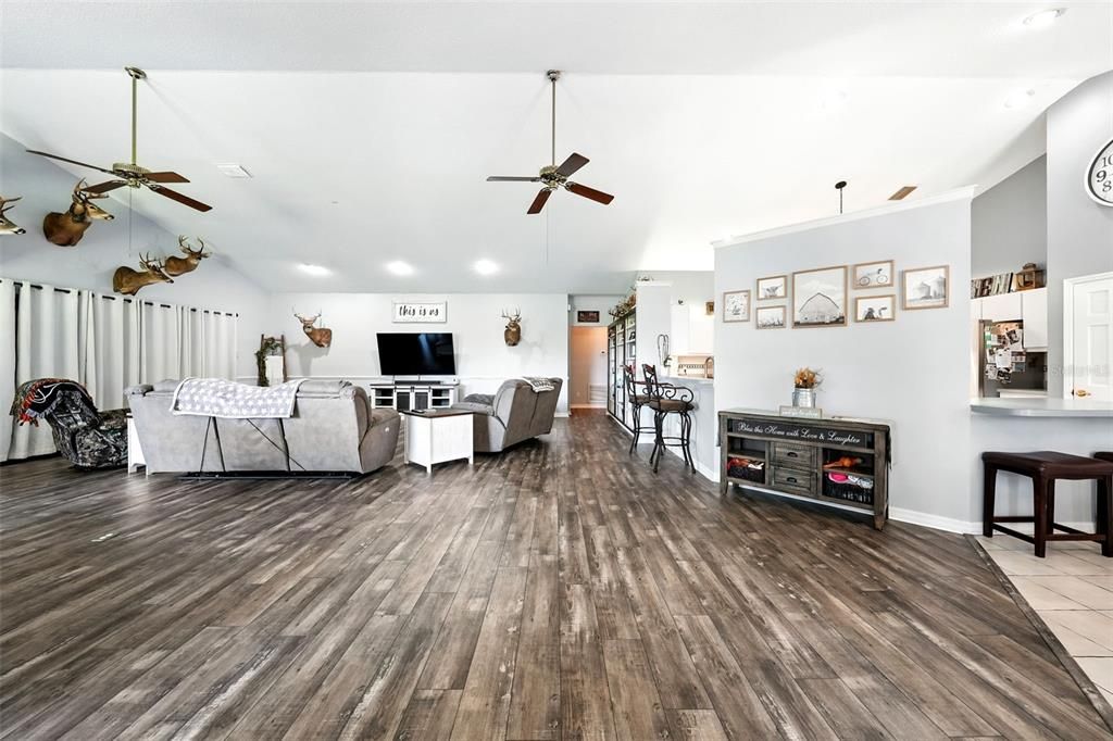 En Venta: $699,000 (4 camas, 3 baños, 3419 Pies cuadrados)