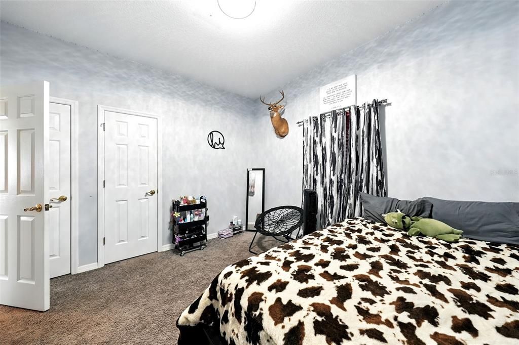 En Venta: $699,000 (4 camas, 3 baños, 3419 Pies cuadrados)