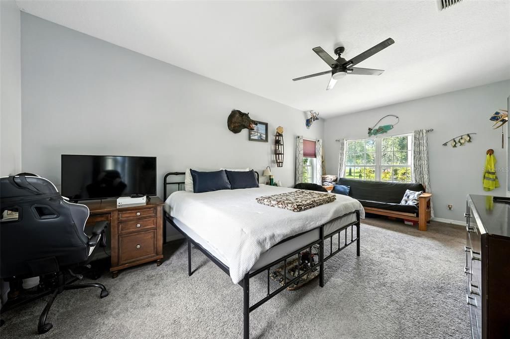 En Venta: $699,000 (4 camas, 3 baños, 3419 Pies cuadrados)