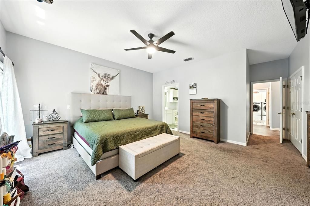 En Venta: $699,000 (4 camas, 3 baños, 3419 Pies cuadrados)