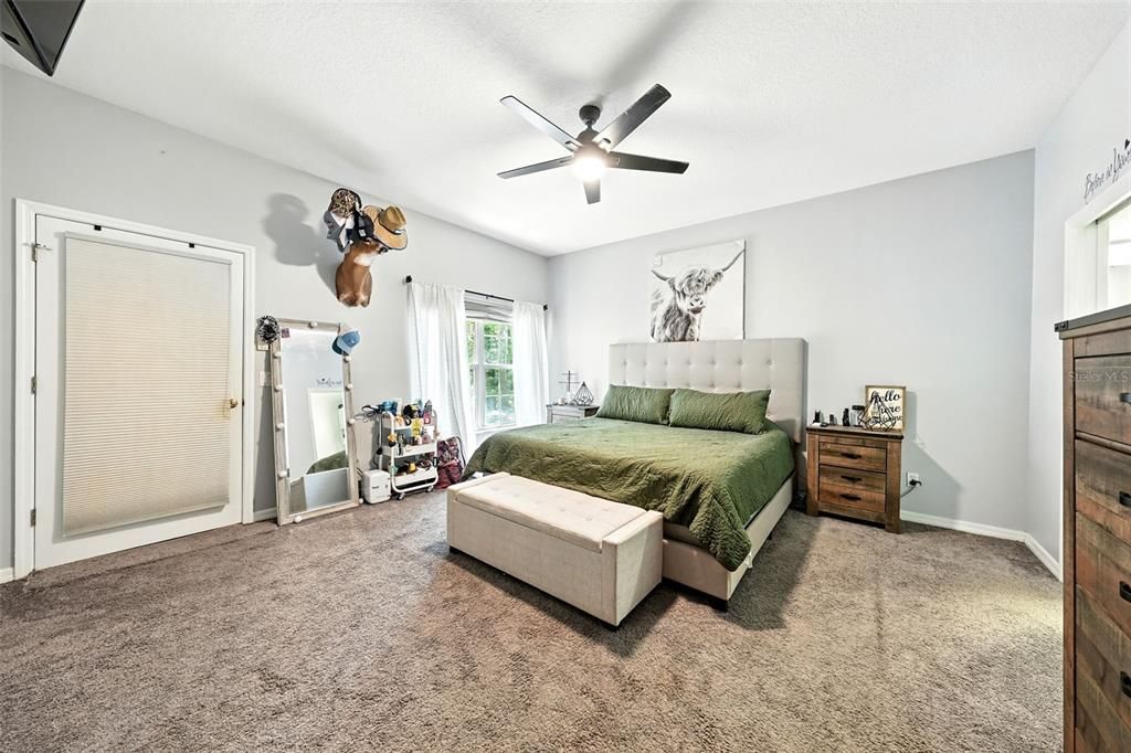 En Venta: $699,000 (4 camas, 3 baños, 3419 Pies cuadrados)