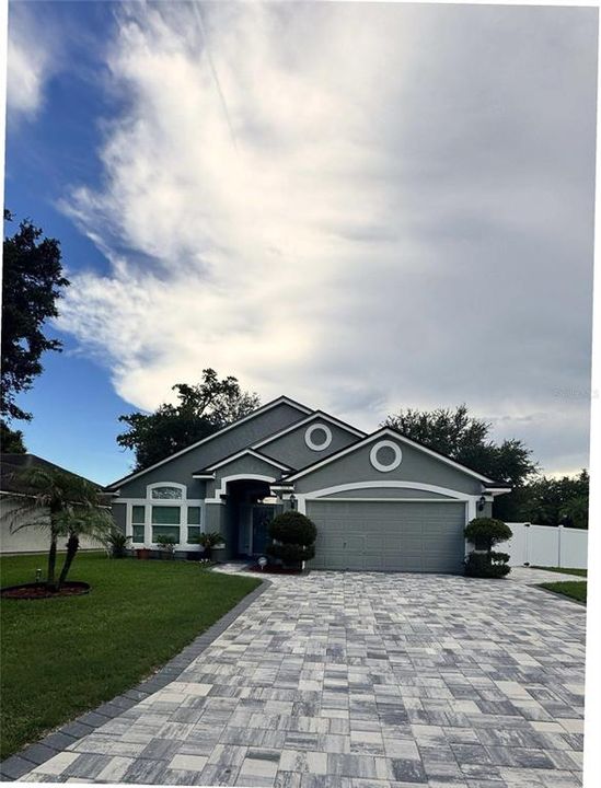 Недавно продано: $449,900 (4 спален, 2 ванн, 1924 Квадратных фут)