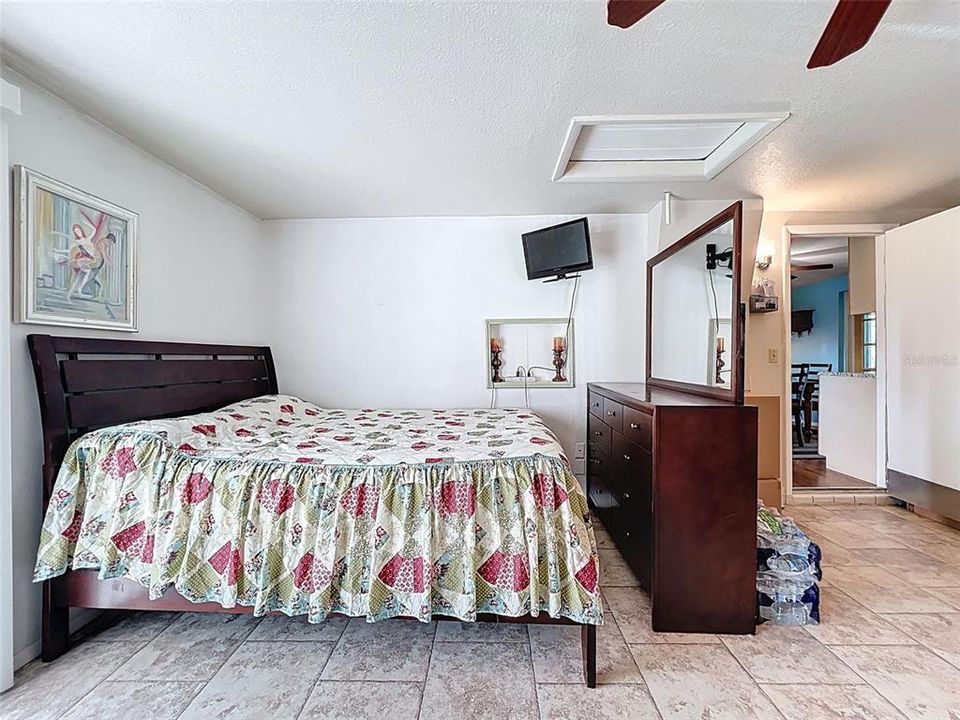 For Sale: $289,900 (3 beds, 2 baths, 1470 Square Feet)