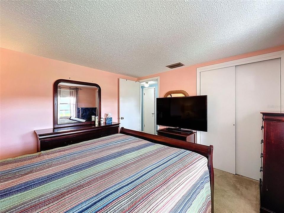 For Sale: $289,900 (3 beds, 2 baths, 1470 Square Feet)