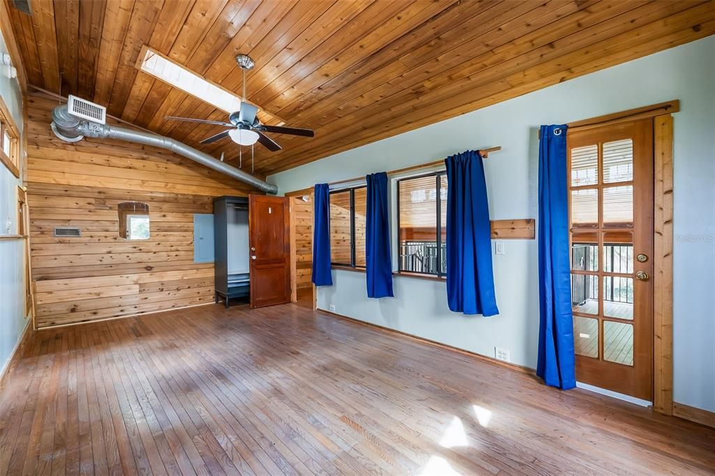 En Venta: $699,000 (6 camas, 4 baños, 3042 Pies cuadrados)