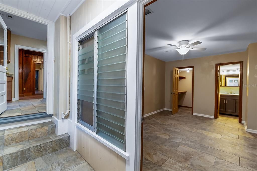 En Venta: $699,000 (6 camas, 4 baños, 3042 Pies cuadrados)