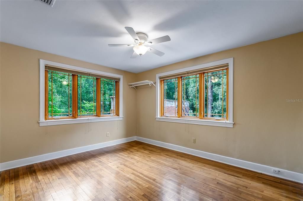 En Venta: $699,000 (6 camas, 4 baños, 3042 Pies cuadrados)