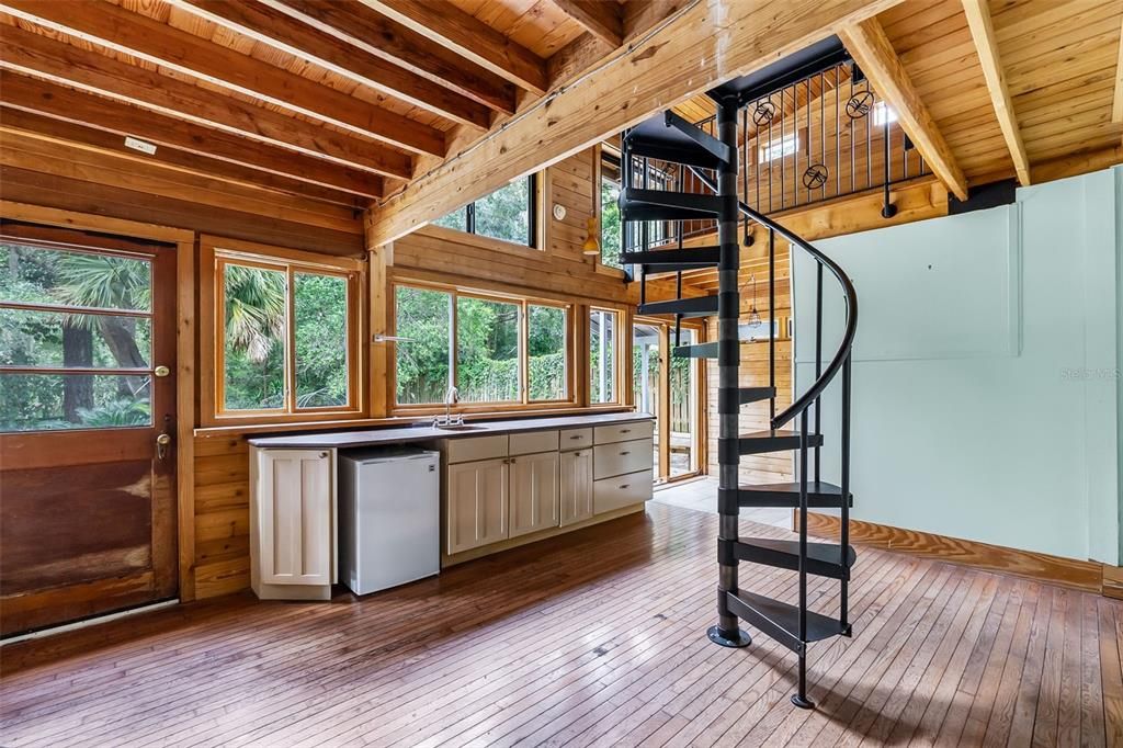 En Venta: $699,000 (6 camas, 4 baños, 3042 Pies cuadrados)