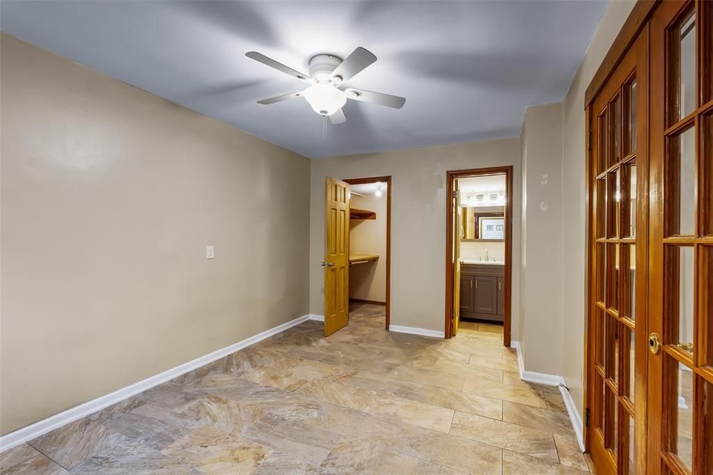 En Venta: $699,000 (6 camas, 4 baños, 3042 Pies cuadrados)