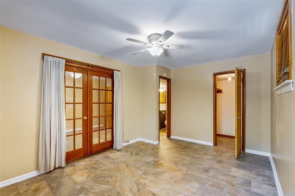 En Venta: $699,000 (6 camas, 4 baños, 3042 Pies cuadrados)