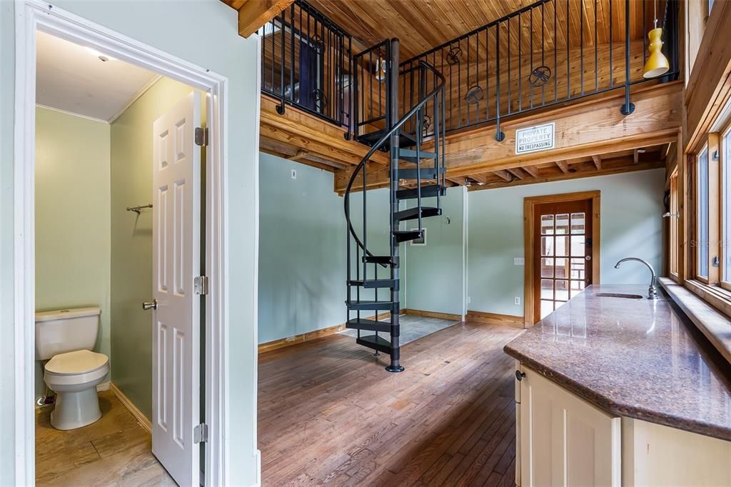 En Venta: $699,000 (6 camas, 4 baños, 3042 Pies cuadrados)