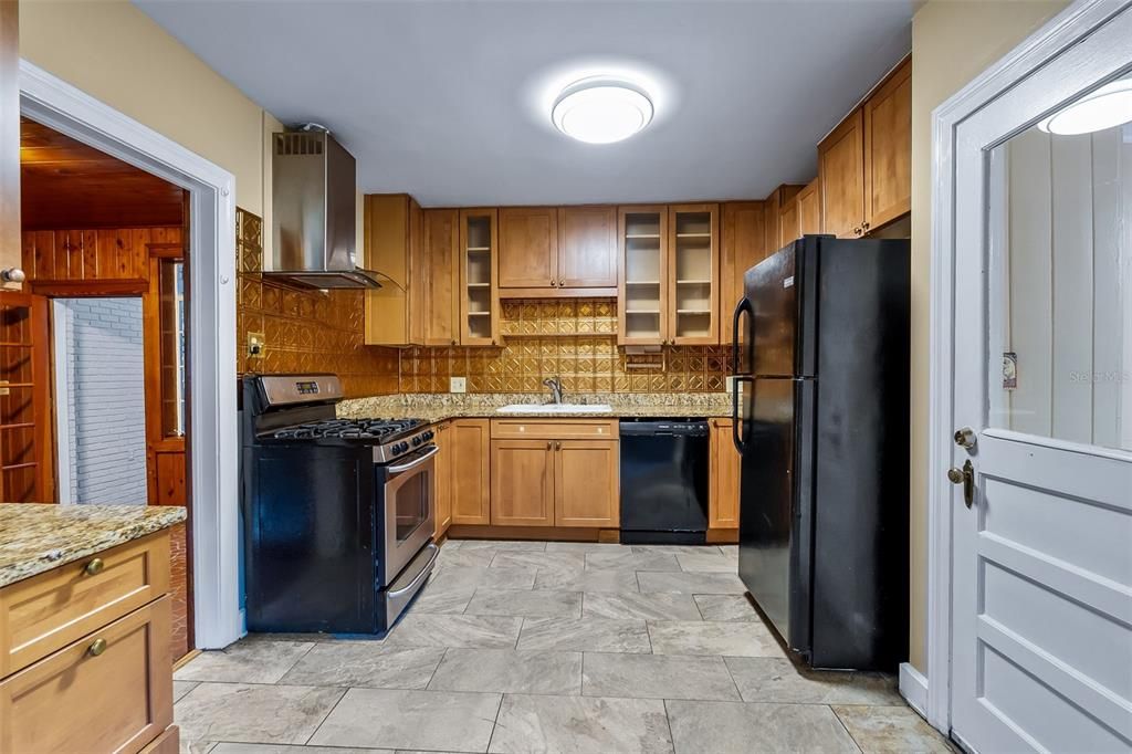 En Venta: $699,000 (6 camas, 4 baños, 3042 Pies cuadrados)