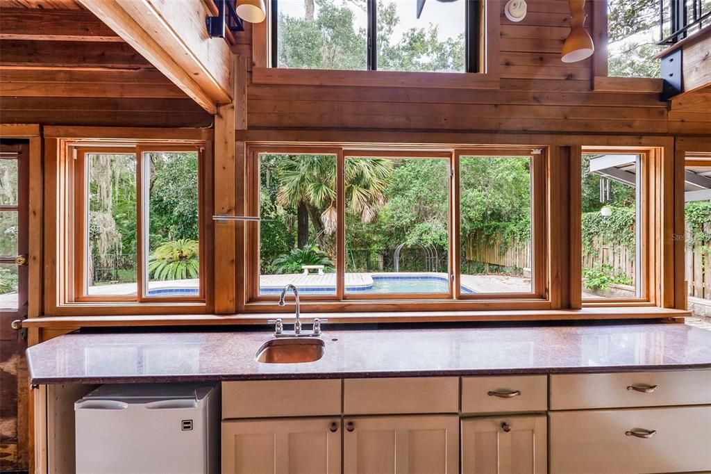 En Venta: $699,000 (6 camas, 4 baños, 3042 Pies cuadrados)