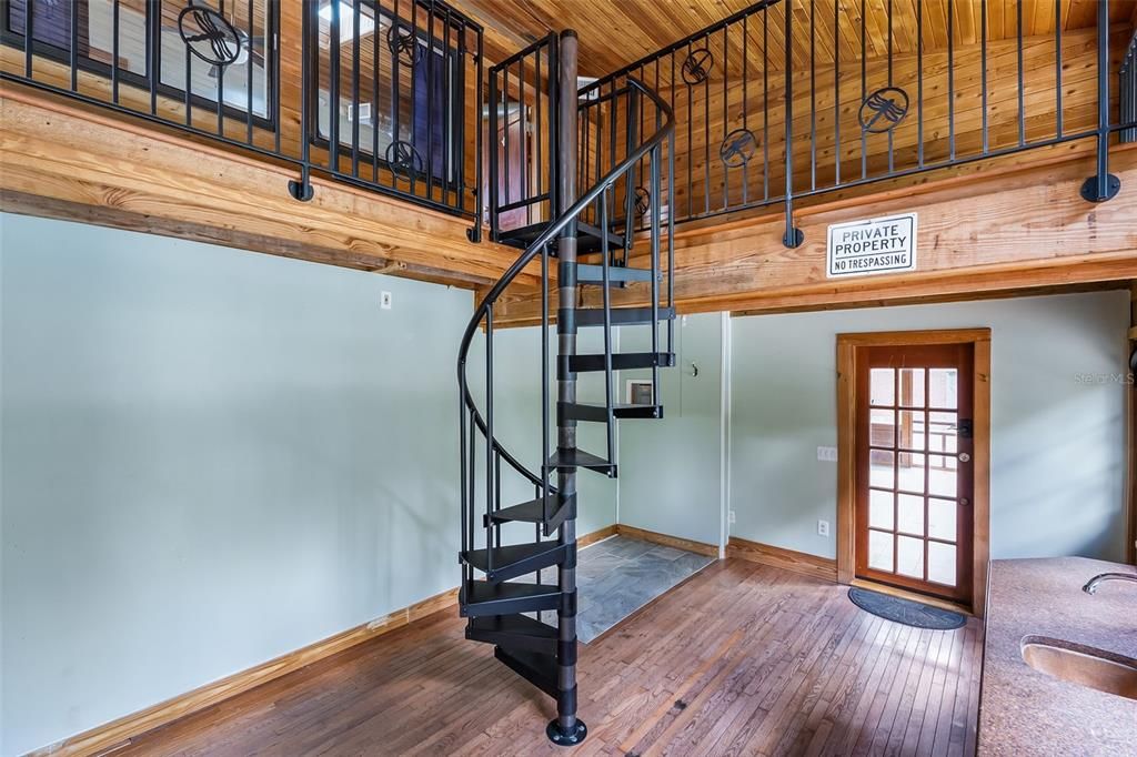 En Venta: $699,000 (6 camas, 4 baños, 3042 Pies cuadrados)