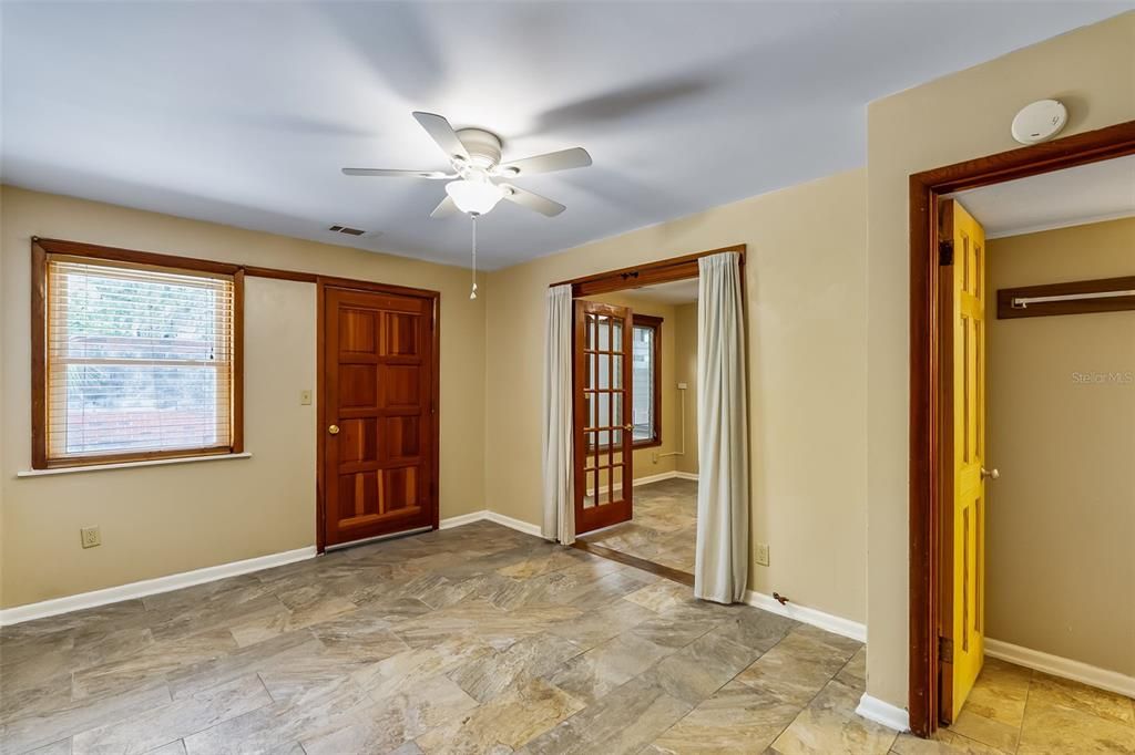 En Venta: $699,000 (6 camas, 4 baños, 3042 Pies cuadrados)