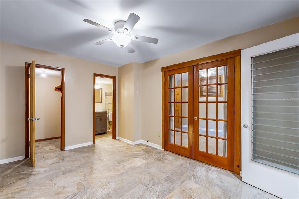 En Venta: $699,000 (6 camas, 4 baños, 3042 Pies cuadrados)