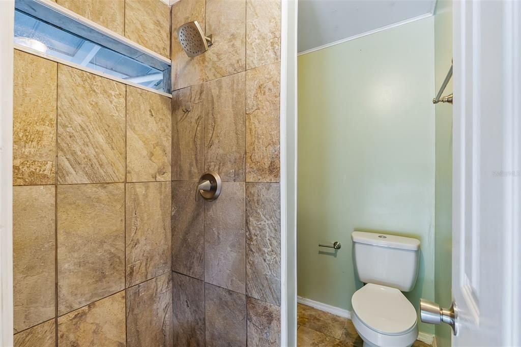 En Venta: $699,000 (6 camas, 4 baños, 3042 Pies cuadrados)