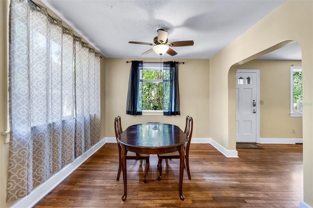 En Venta: $699,000 (6 camas, 4 baños, 3042 Pies cuadrados)