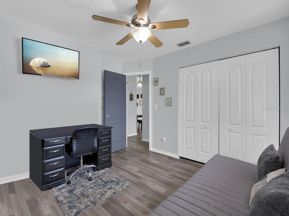 For Sale: $279,900 (3 beds, 2 baths, 1296 Square Feet)