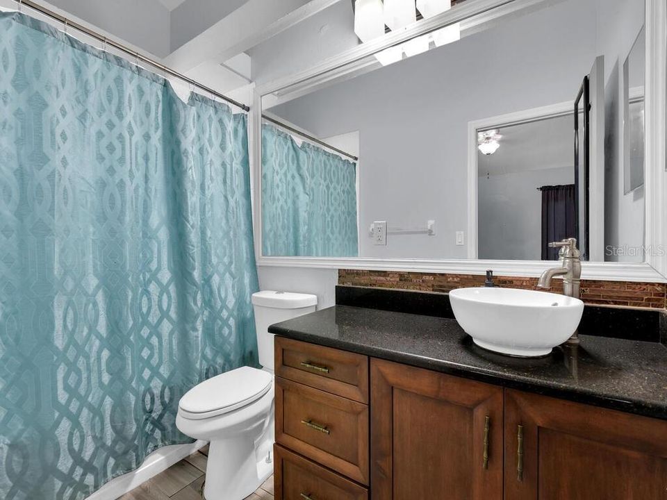 For Sale: $279,900 (3 beds, 2 baths, 1296 Square Feet)