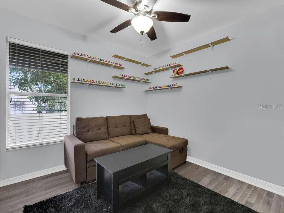 For Sale: $279,900 (3 beds, 2 baths, 1296 Square Feet)