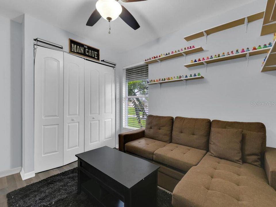 For Sale: $279,900 (3 beds, 2 baths, 1296 Square Feet)