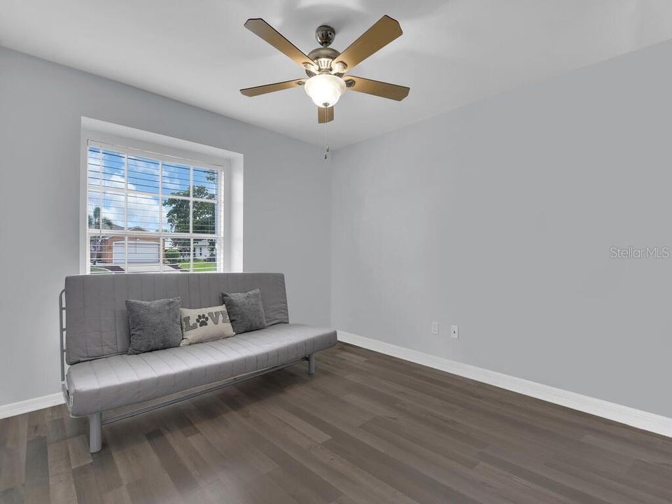 For Sale: $279,900 (3 beds, 2 baths, 1296 Square Feet)