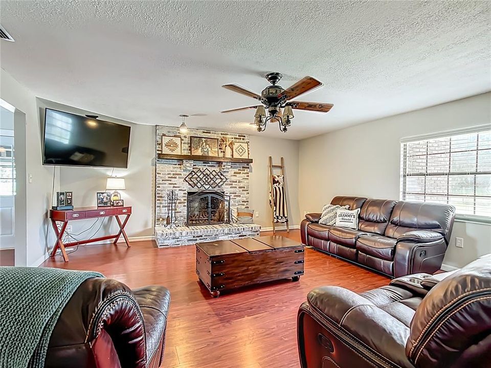 Active With Contract: $575,000 (3 beds, 2 baths, 1818 Square Feet)