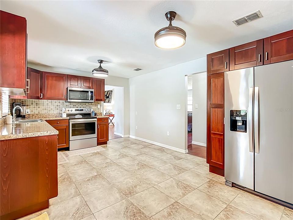 Active With Contract: $575,000 (3 beds, 2 baths, 1818 Square Feet)