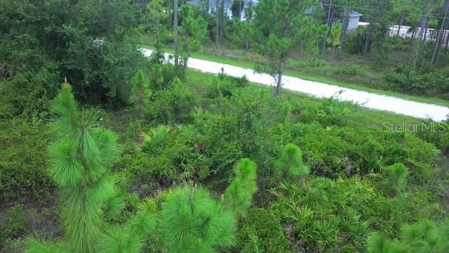 На продажу: $48,500 (0.49 acres)