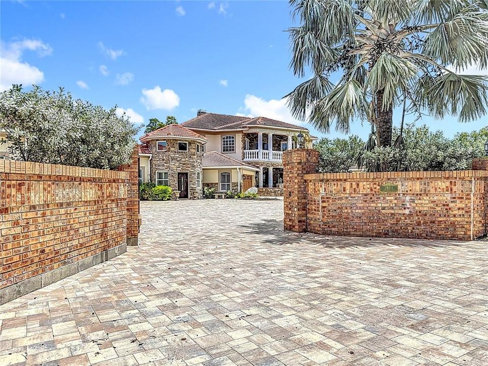 For Sale: $3,775,000 (5 beds, 3 baths, 7800 Square Feet)