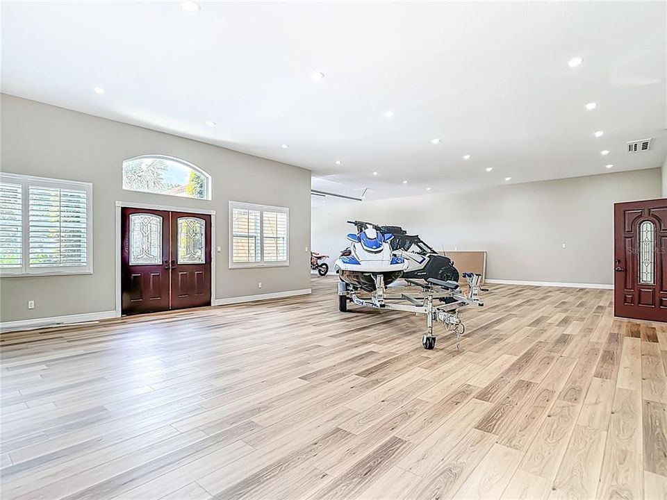 For Sale: $3,775,000 (5 beds, 3 baths, 7800 Square Feet)