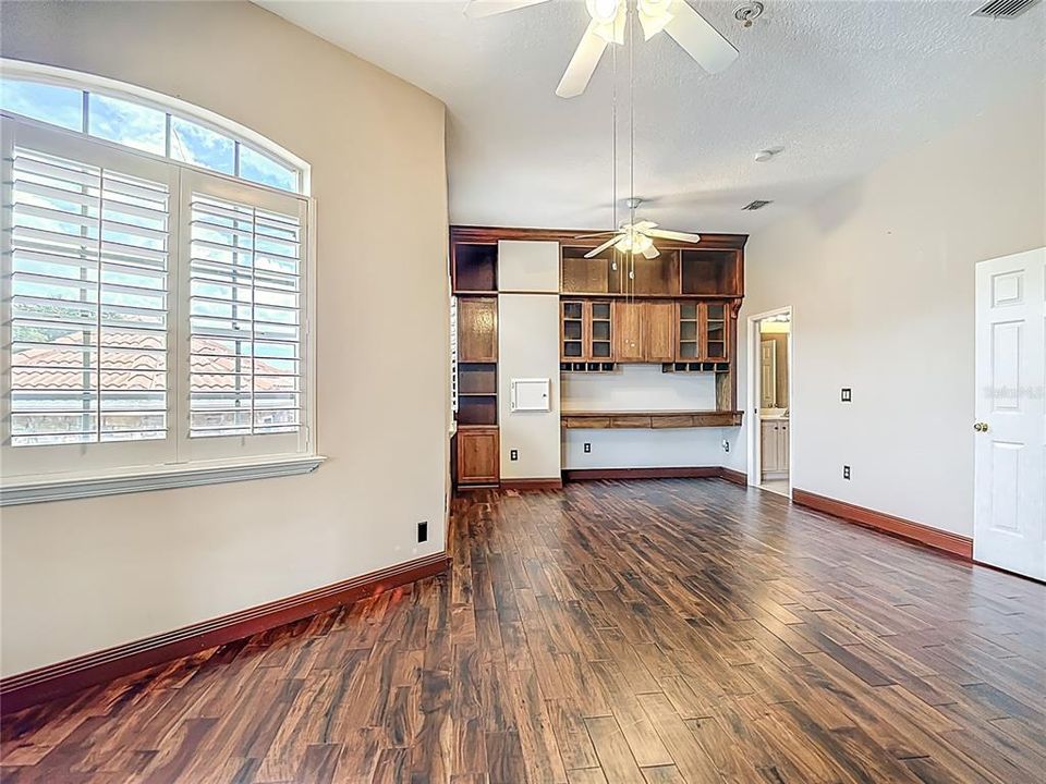 For Sale: $3,775,000 (5 beds, 3 baths, 7800 Square Feet)