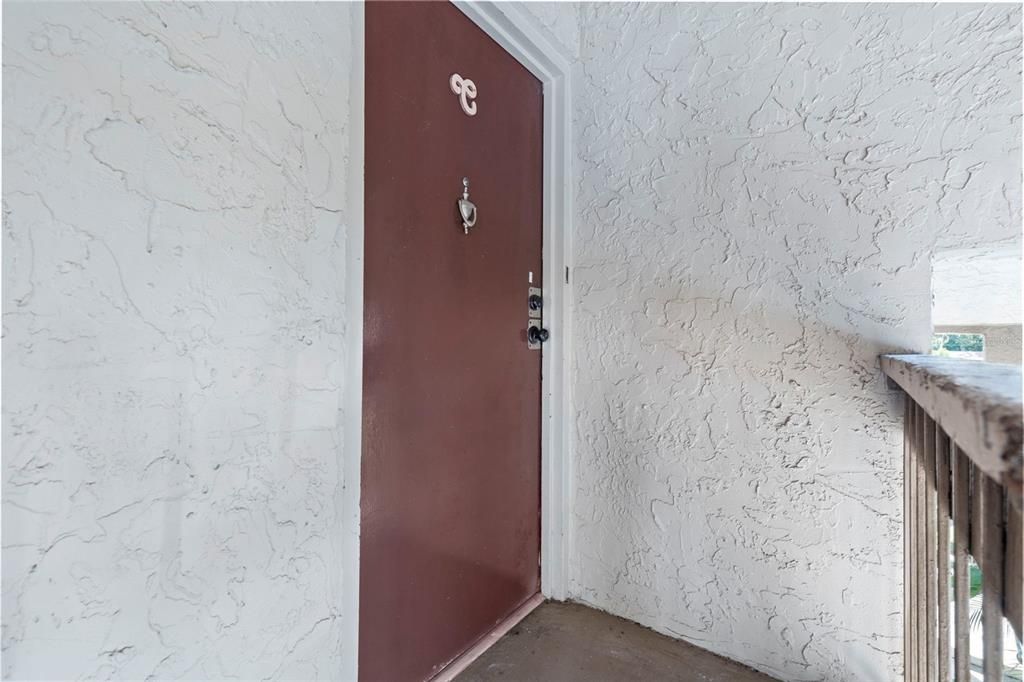 Active With Contract: $119,900 (2 beds, 1 baths, 1074 Square Feet)