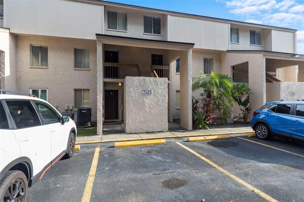 Active With Contract: $119,900 (2 beds, 1 baths, 1074 Square Feet)