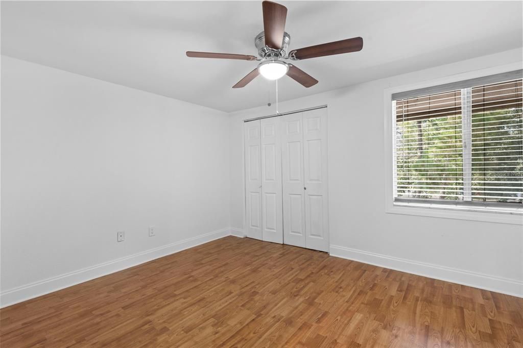 Active With Contract: $119,900 (2 beds, 1 baths, 1074 Square Feet)