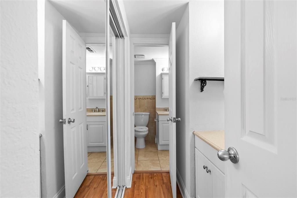 Active With Contract: $119,900 (2 beds, 1 baths, 1074 Square Feet)