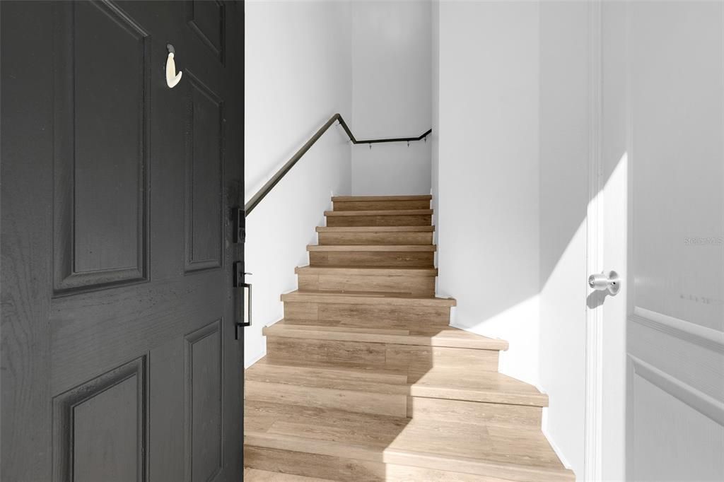 Activo con contrato: $289,000 (2 camas, 2 baños, 1216 Pies cuadrados)