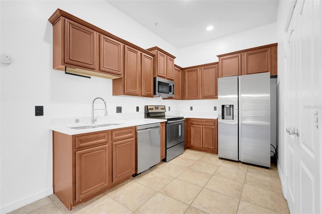 Activo con contrato: $289,000 (2 camas, 2 baños, 1216 Pies cuadrados)