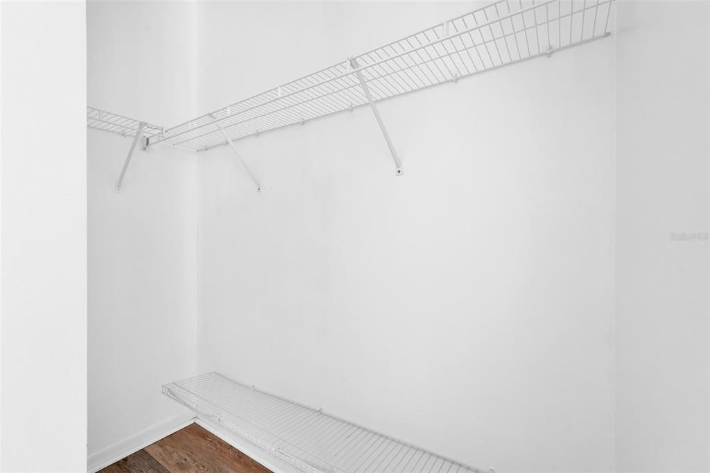 Activo con contrato: $289,000 (2 camas, 2 baños, 1216 Pies cuadrados)