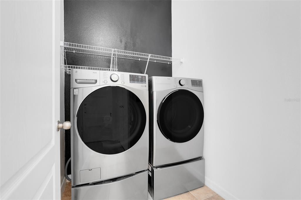 Activo con contrato: $289,000 (2 camas, 2 baños, 1216 Pies cuadrados)