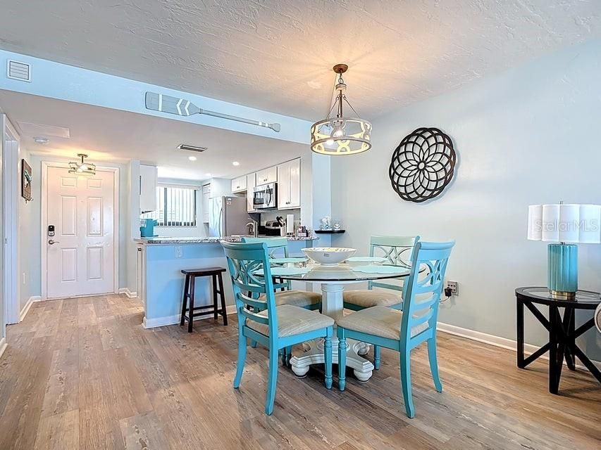 For Rent: $3,200 (2 beds, 2 baths, 933 Square Feet)